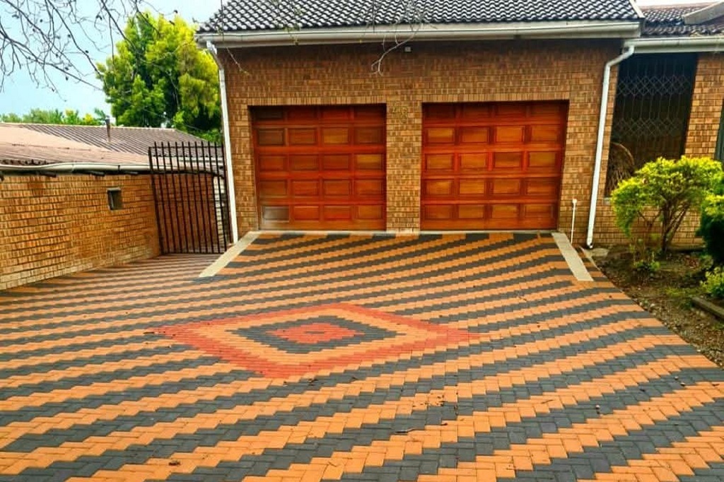 Riverside Luxury Homes